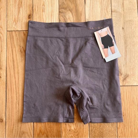 Danskin Other - Danskin Intimates Seamless Slip Short With Double Layer Waistband Size Small